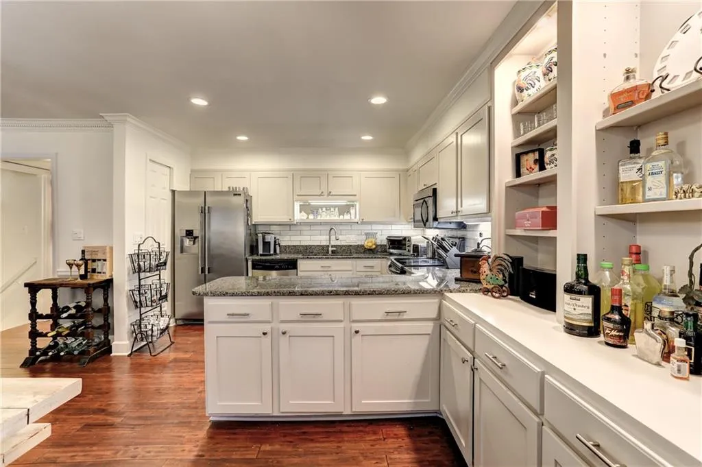 463 The North Chace, Sandy Springs, Georgia 30328, 4 Bedrooms Bedrooms, ,2 BathroomsBathrooms,Residential,Sold,463 The North Chace,6843617