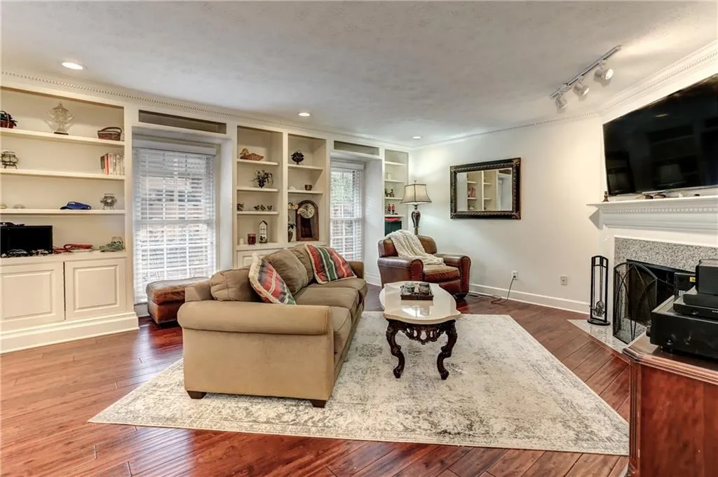 463 The North Chace, Sandy Springs, Georgia 30328, 4 Bedrooms Bedrooms, ,2 BathroomsBathrooms,Residential,Sold,463 The North Chace,6843617