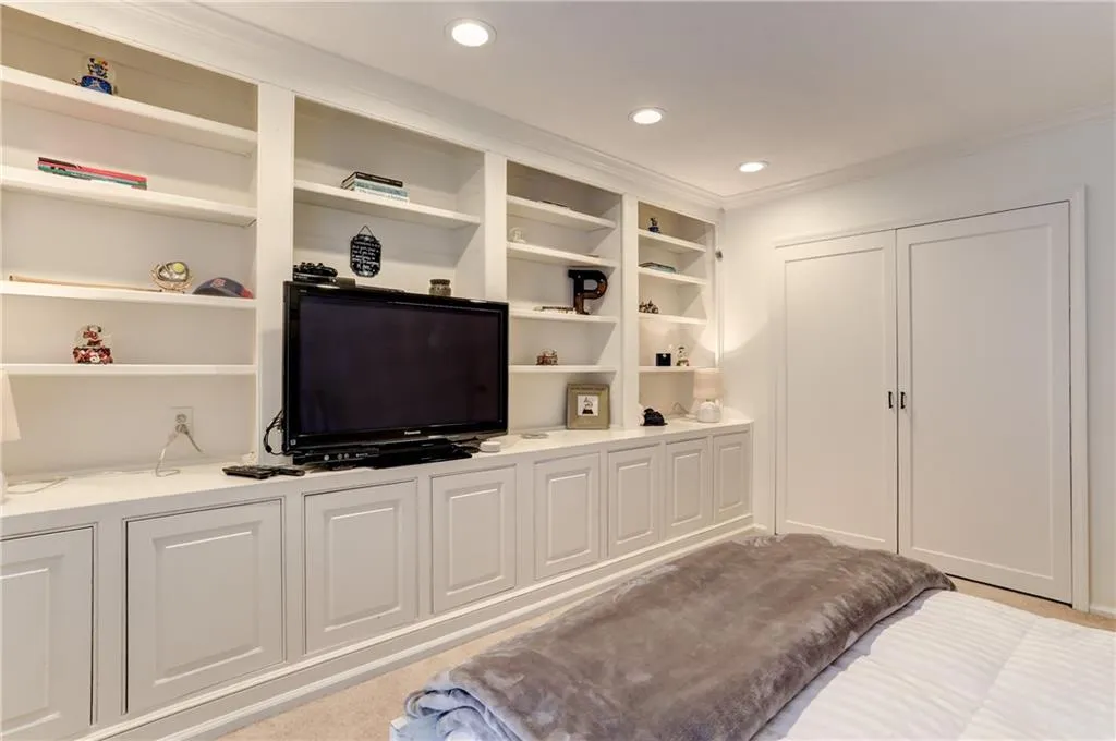 463 The North Chace, Sandy Springs, Georgia 30328, 4 Bedrooms Bedrooms, ,2 BathroomsBathrooms,Residential,Sold,463 The North Chace,6843617
