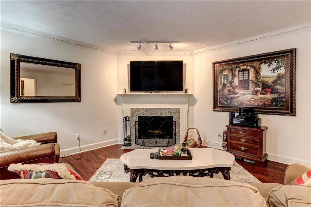 463 The North Chace, Sandy Springs, Georgia 30328, 4 Bedrooms Bedrooms, ,2 BathroomsBathrooms,Residential,Sold,463 The North Chace,6843617