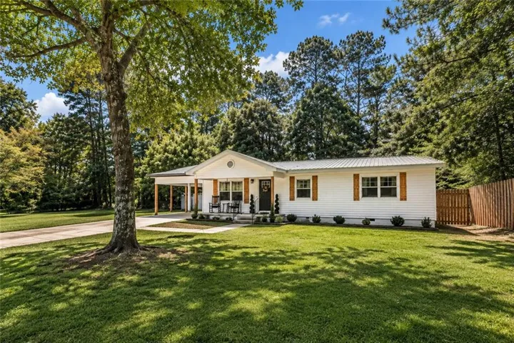 Beautiful ranch house with large yard