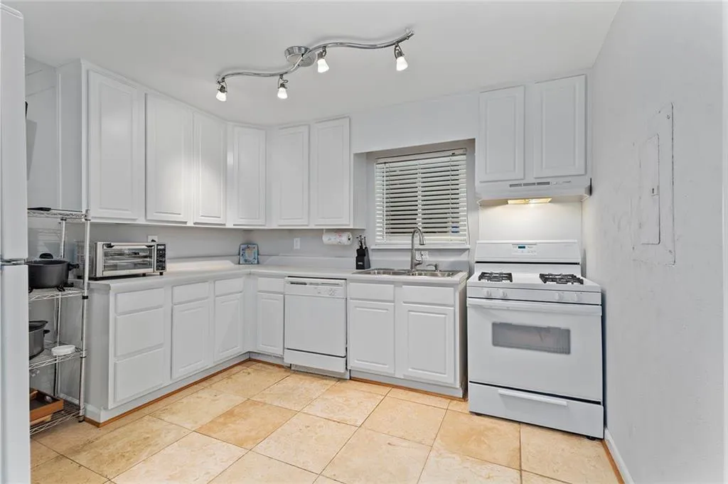 346 Carpenter Drive Unit 91, Sandy Springs, Georgia 30328, 2 Bedrooms Bedrooms, ,2 BathroomsBathrooms,Residential,Sold,346 Carpenter Drive Unit 91,7134513