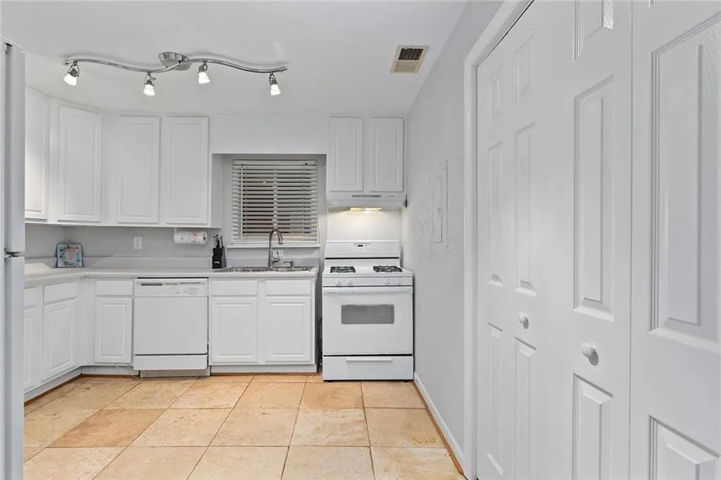 346 Carpenter Drive Unit 91, Sandy Springs, Georgia 30328, 2 Bedrooms Bedrooms, ,2 BathroomsBathrooms,Residential,Sold,346 Carpenter Drive Unit 91,7134513