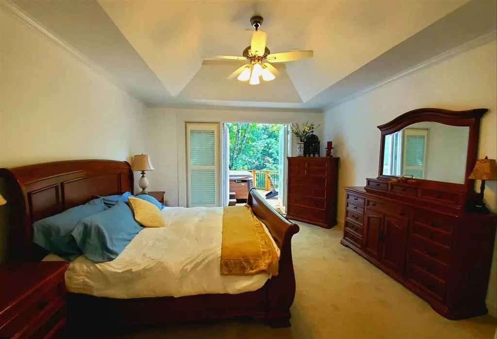 645 Glenridge Close Drive, Sandy Springs, Georgia 30328, 4 Bedrooms Bedrooms, ,2 BathroomsBathrooms,Residential,Sold,645 Glenridge Close Drive,6750499