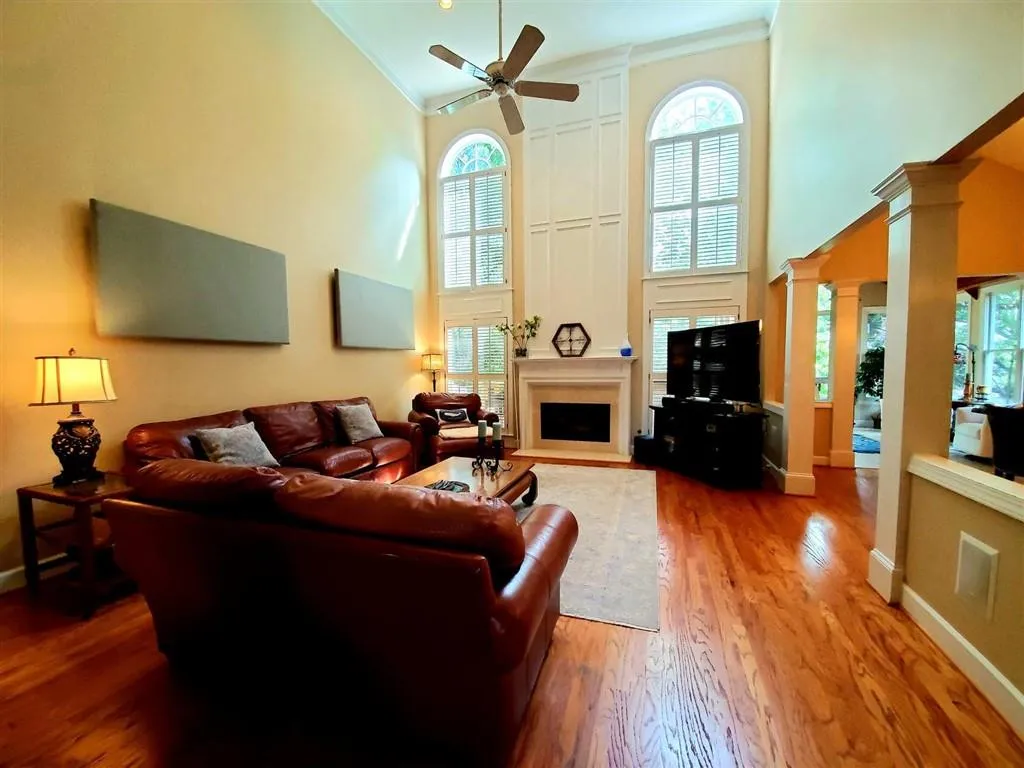 645 Glenridge Close Drive, Sandy Springs, Georgia 30328, 4 Bedrooms Bedrooms, ,2 BathroomsBathrooms,Residential,Sold,645 Glenridge Close Drive,6750499