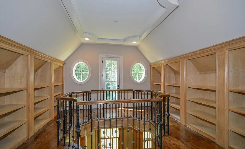 4555 Northside Drive, Atlanta, Georgia 30327, 5 Bedrooms Bedrooms, ,7 BathroomsBathrooms,Residential,Sold,4555 Northside Drive,5517245