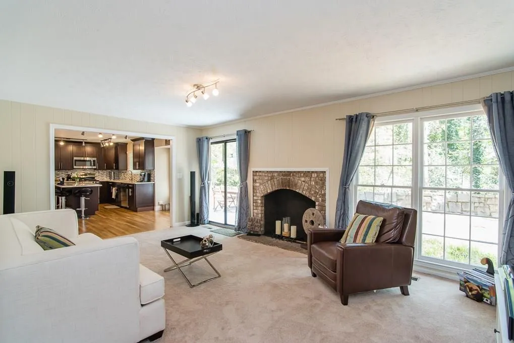 325 Westerhall Court, Atlanta, Georgia 30328, 3 Bedrooms Bedrooms, ,2 BathroomsBathrooms,Residential,Sold,325 Westerhall Court,5671785