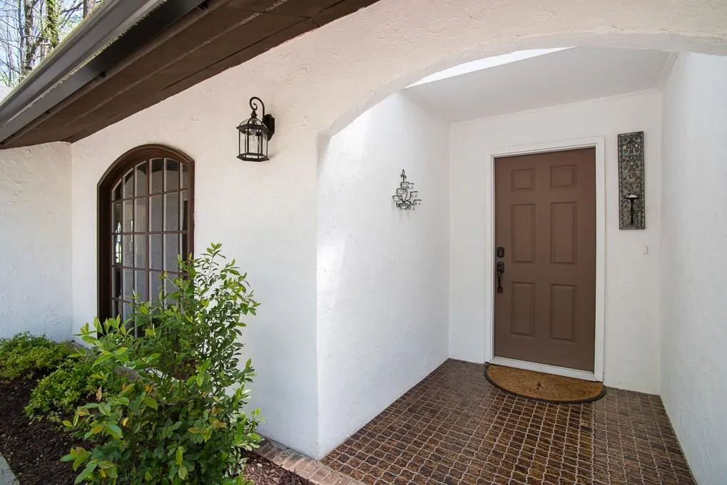 325 Westerhall Court, Atlanta, Georgia 30328, 3 Bedrooms Bedrooms, ,2 BathroomsBathrooms,Residential,Sold,325 Westerhall Court,5671785