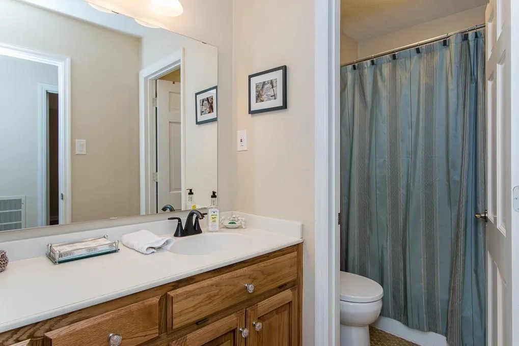 325 Westerhall Court, Atlanta, Georgia 30328, 3 Bedrooms Bedrooms, ,2 BathroomsBathrooms,Residential,Sold,325 Westerhall Court,5671785