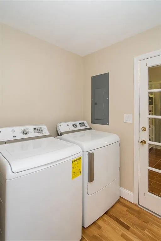 325 Westerhall Court, Atlanta, Georgia 30328, 3 Bedrooms Bedrooms, ,2 BathroomsBathrooms,Residential,Sold,325 Westerhall Court,5671785