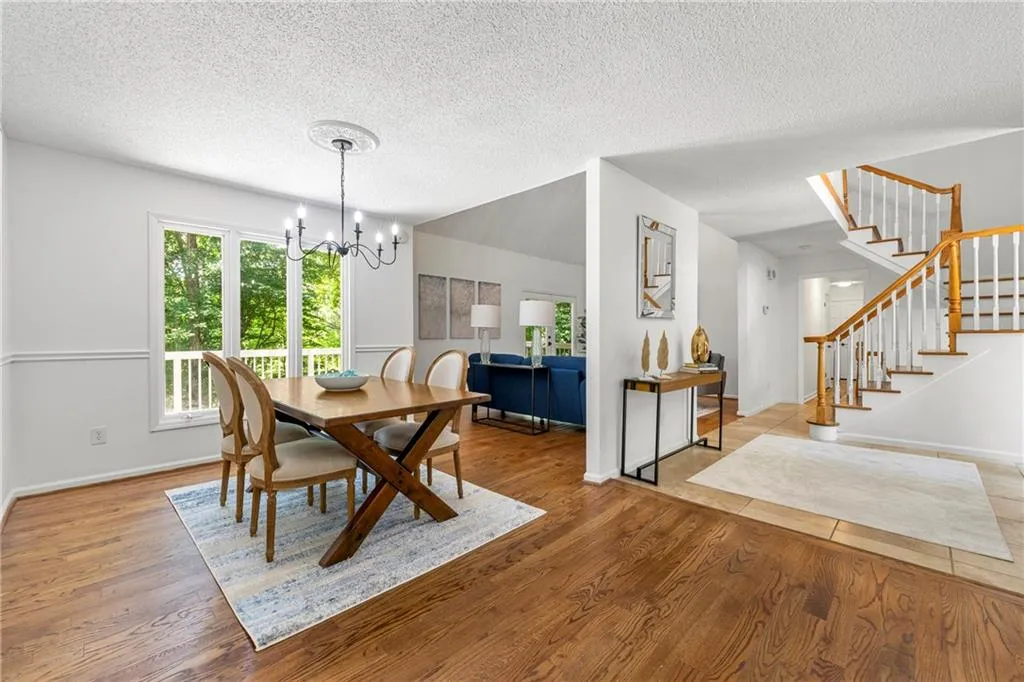 335 River Knoll Drive, Atlanta, Georgia 30328, 6 Bedrooms Bedrooms, ,3 BathroomsBathrooms,Residential,Sold,335 River Knoll Drive,7406631