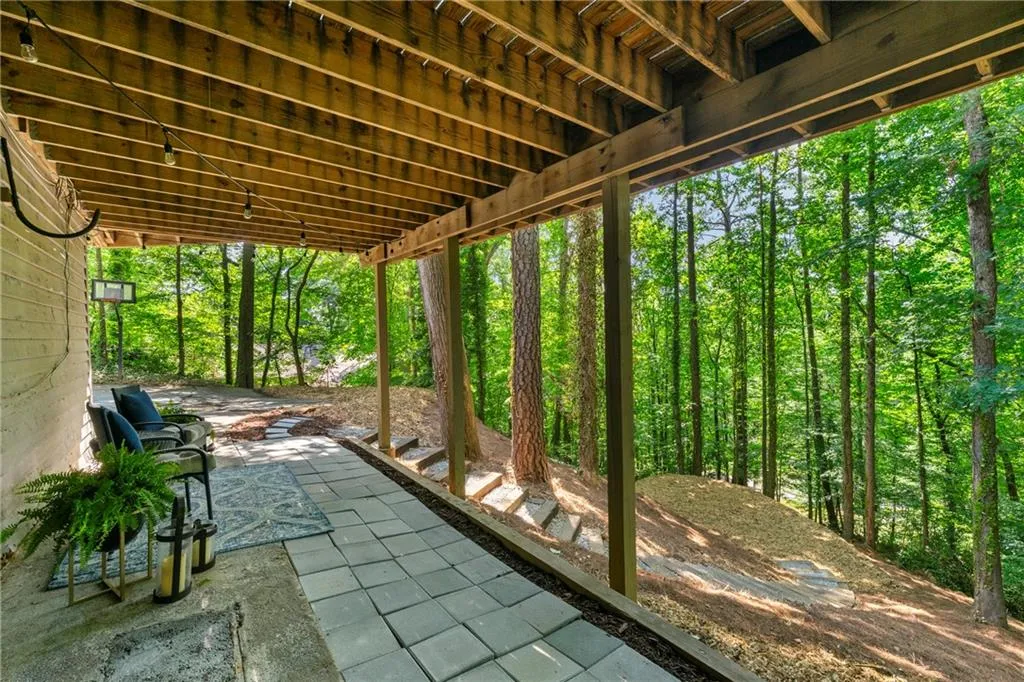 335 River Knoll Drive, Atlanta, Georgia 30328, 6 Bedrooms Bedrooms, ,3 BathroomsBathrooms,Residential,Sold,335 River Knoll Drive,7406631