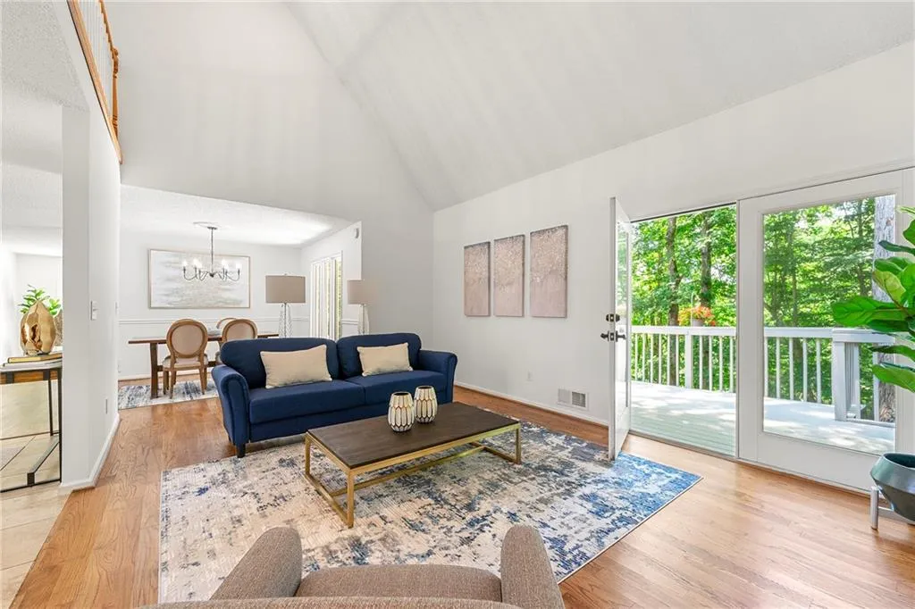 335 River Knoll Drive, Atlanta, Georgia 30328, 6 Bedrooms Bedrooms, ,3 BathroomsBathrooms,Residential,Sold,335 River Knoll Drive,7406631