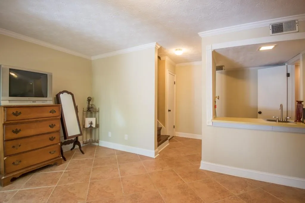 6510 Park Avenue Ne, Sandy Springs, Georgia 30342, 3 Bedrooms Bedrooms, ,1 BathroomBathrooms,Residential,Sold,6510 Park Avenue Ne,5933153