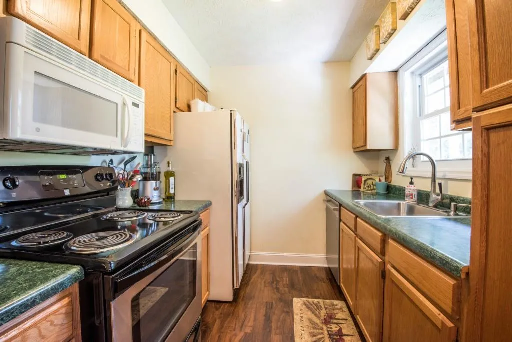 6510 Park Avenue Ne, Sandy Springs, Georgia 30342, 3 Bedrooms Bedrooms, ,1 BathroomBathrooms,Residential,Sold,6510 Park Avenue Ne,5933153