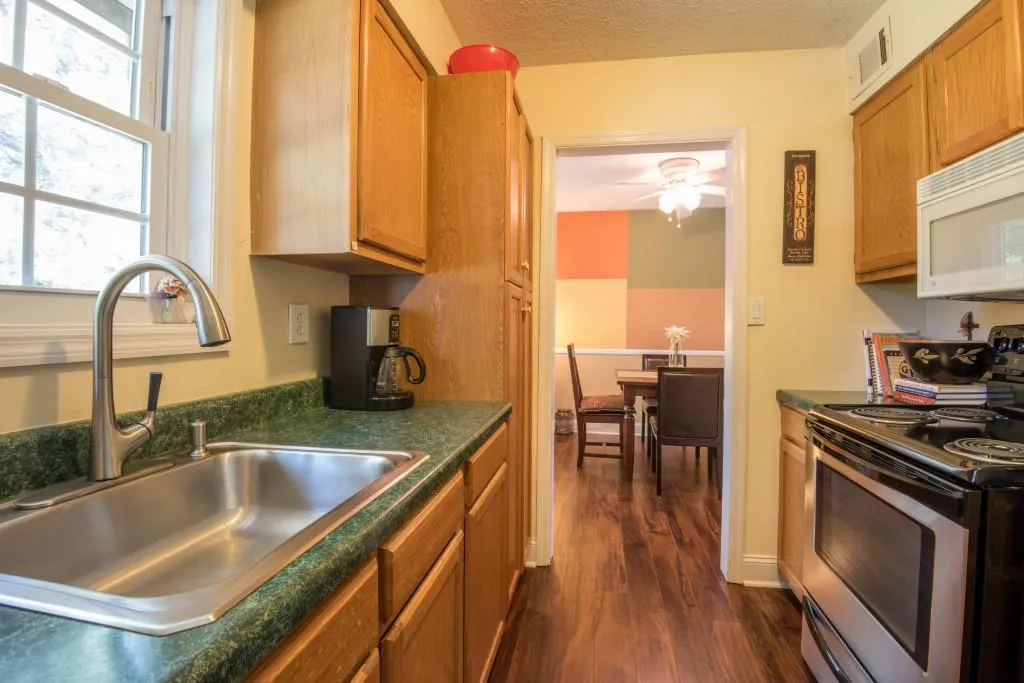 6510 Park Avenue Ne, Sandy Springs, Georgia 30342, 3 Bedrooms Bedrooms, ,1 BathroomBathrooms,Residential,Sold,6510 Park Avenue Ne,5933153