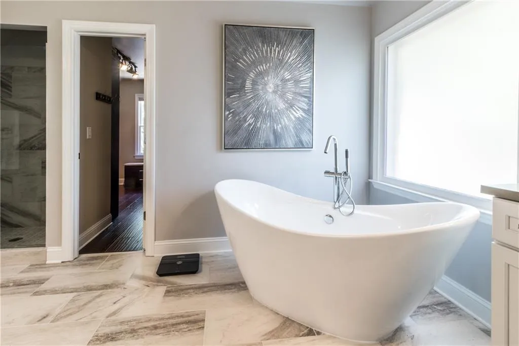 6420 Glen Oaks Lane, Sandy Springs, Georgia 30328, 4 Bedrooms Bedrooms, ,4 BathroomsBathrooms,Residential,Sold,6420 Glen Oaks Lane,6079684