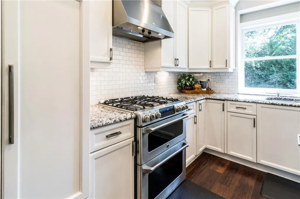 6420 Glen Oaks Lane, Sandy Springs, Georgia 30328, 4 Bedrooms Bedrooms, ,4 BathroomsBathrooms,Residential,Sold,6420 Glen Oaks Lane,6079684