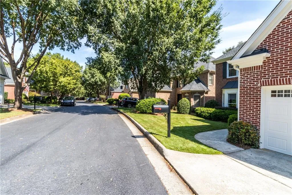 6420 Glen Oaks Lane, Sandy Springs, Georgia 30328, 4 Bedrooms Bedrooms, ,4 BathroomsBathrooms,Residential,Sold,6420 Glen Oaks Lane,6079684