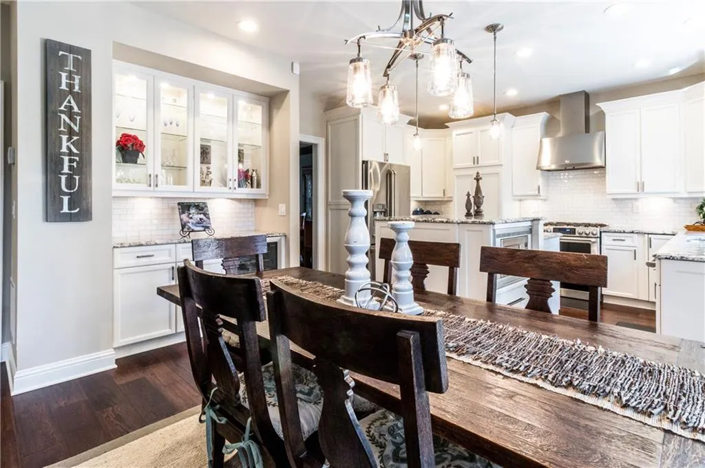 6420 Glen Oaks Lane, Sandy Springs, Georgia 30328, 4 Bedrooms Bedrooms, ,4 BathroomsBathrooms,Residential,Sold,6420 Glen Oaks Lane,6079684