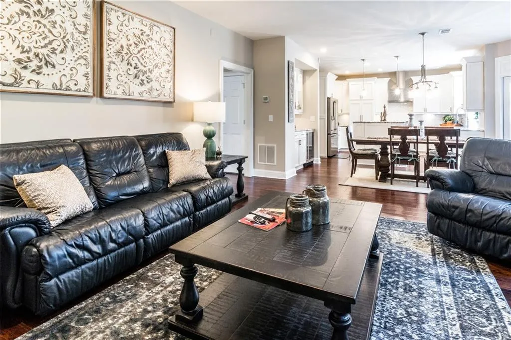 6420 Glen Oaks Lane, Sandy Springs, Georgia 30328, 4 Bedrooms Bedrooms, ,4 BathroomsBathrooms,Residential,Sold,6420 Glen Oaks Lane,6079684