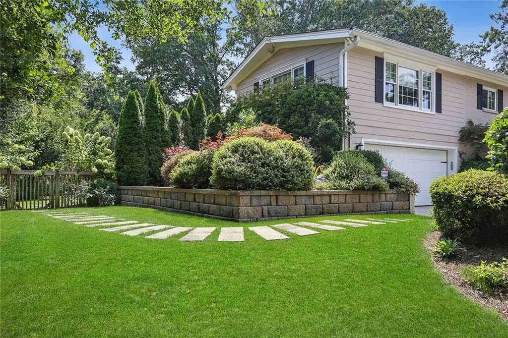 6533 Cherry Tree Lane, Atlanta, Georgia 30328, 4 Bedrooms Bedrooms, ,3 BathroomsBathrooms,Residential,Sold,6533 Cherry Tree Lane,6603386