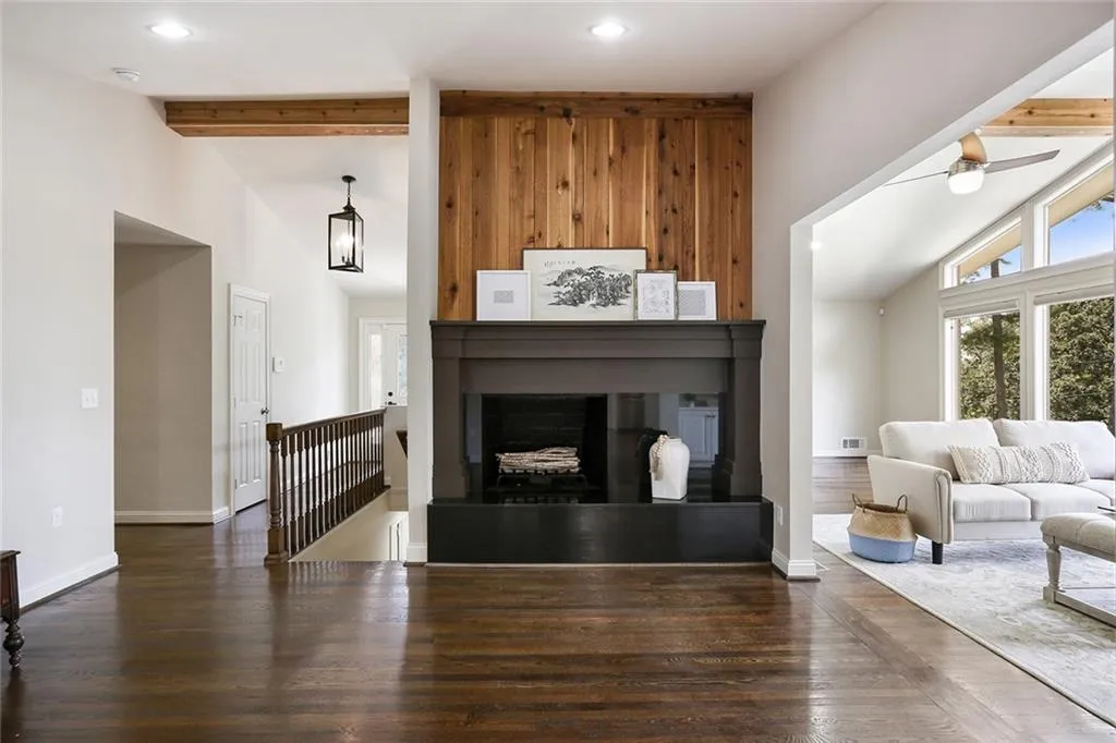 6533 Cherry Tree Lane, Atlanta, Georgia 30328, 4 Bedrooms Bedrooms, ,3 BathroomsBathrooms,Residential,Sold,6533 Cherry Tree Lane,6603386