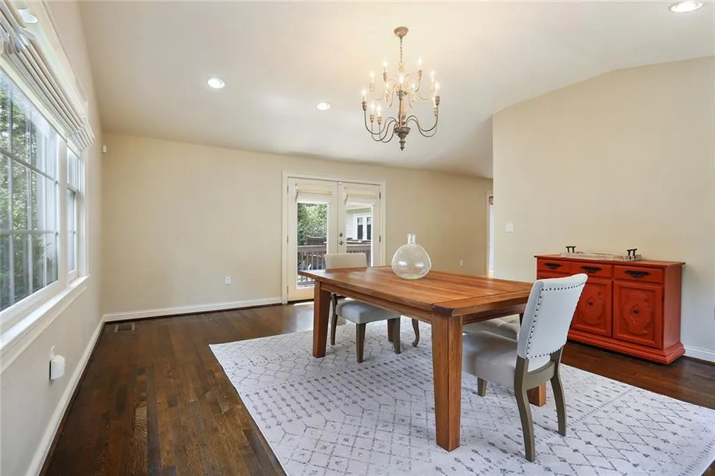6533 Cherry Tree Lane, Atlanta, Georgia 30328, 4 Bedrooms Bedrooms, ,3 BathroomsBathrooms,Residential,Sold,6533 Cherry Tree Lane,6603386