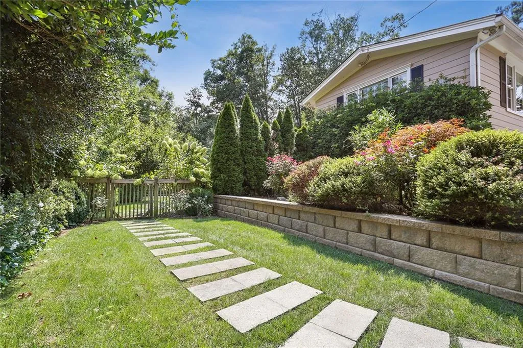 6533 Cherry Tree Lane, Atlanta, Georgia 30328, 4 Bedrooms Bedrooms, ,3 BathroomsBathrooms,Residential,Sold,6533 Cherry Tree Lane,6603386