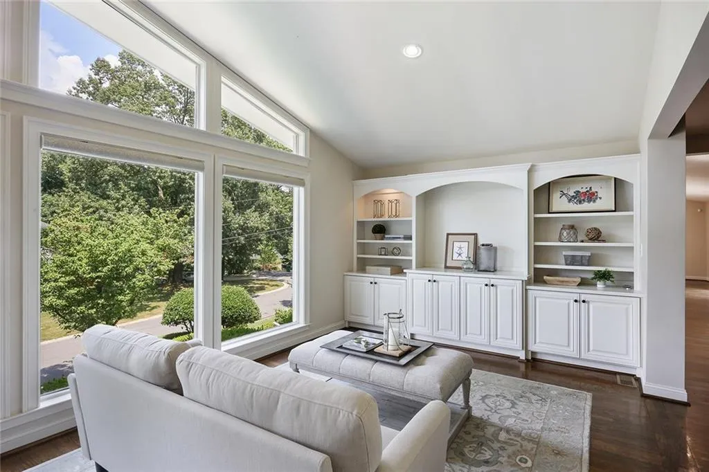 6533 Cherry Tree Lane, Atlanta, Georgia 30328, 4 Bedrooms Bedrooms, ,3 BathroomsBathrooms,Residential,Sold,6533 Cherry Tree Lane,6603386