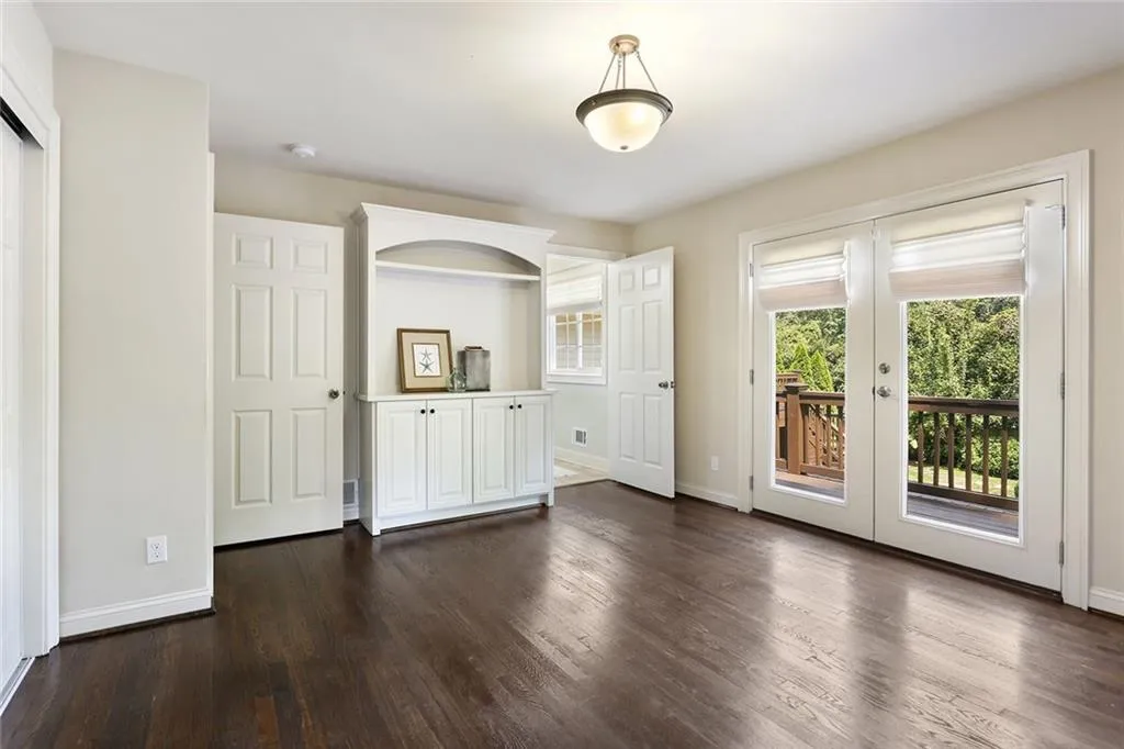 6533 Cherry Tree Lane, Atlanta, Georgia 30328, 4 Bedrooms Bedrooms, ,3 BathroomsBathrooms,Residential,Sold,6533 Cherry Tree Lane,6603386