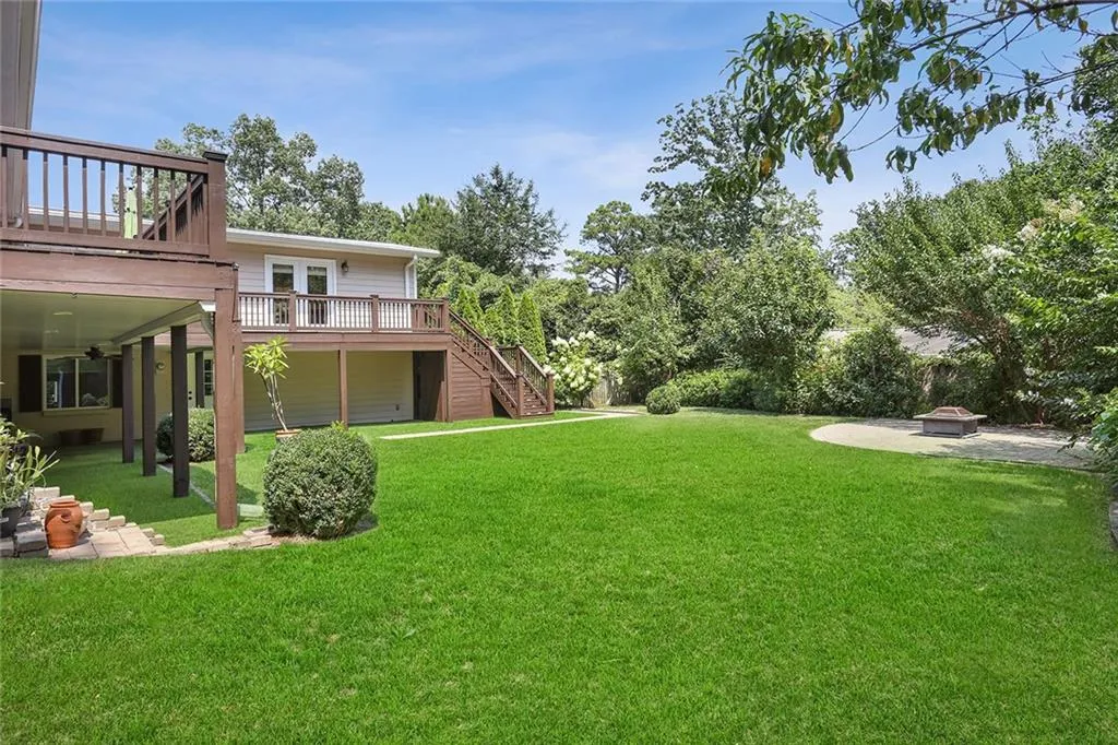 6533 Cherry Tree Lane, Atlanta, Georgia 30328, 4 Bedrooms Bedrooms, ,3 BathroomsBathrooms,Residential,Sold,6533 Cherry Tree Lane,6603386