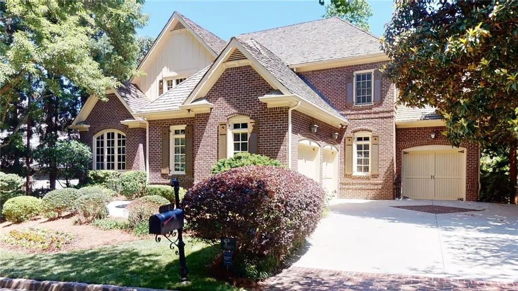 4585 Peachtree Dunwoody Road, Sandy Springs, Georgia 30342, 5 Bedrooms Bedrooms, ,4 BathroomsBathrooms,Residential,Sold,4585 Peachtree Dunwoody Road,6878417