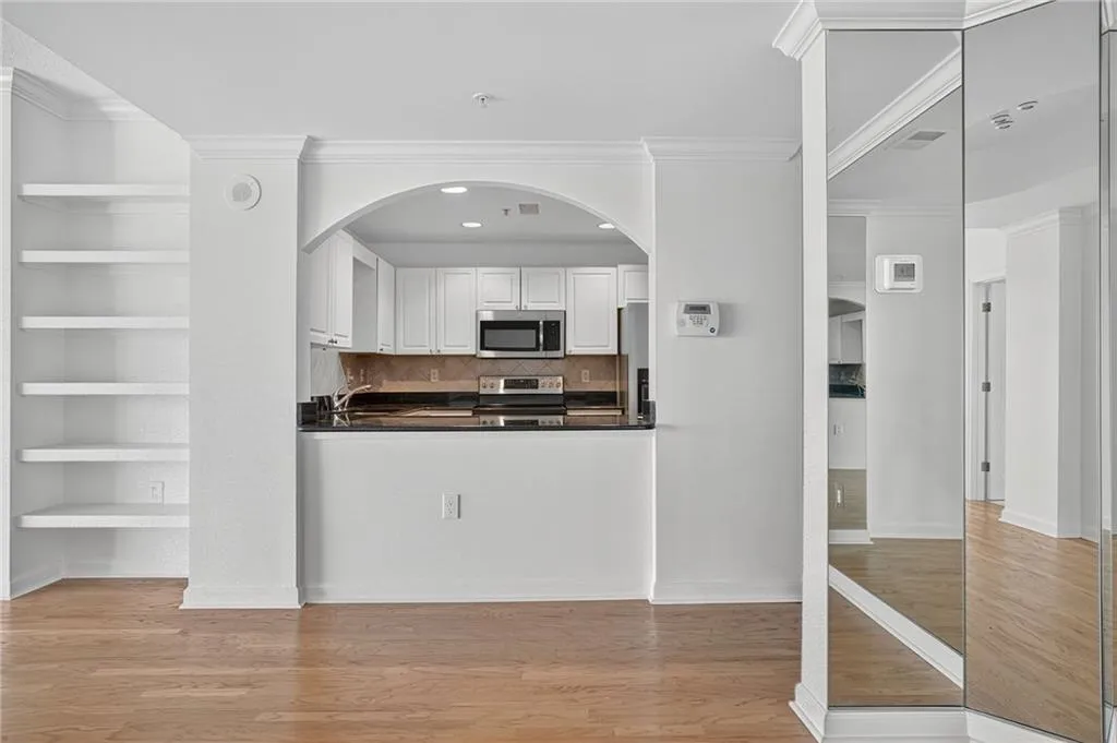 3475 Oak Valley Road Ne Unit 2350, Atlanta, Georgia 30326, 2 Bedrooms Bedrooms, ,2 BathroomsBathrooms,Residential,For Sale,3475 Oak Valley Road Ne Unit 2350,7627440
