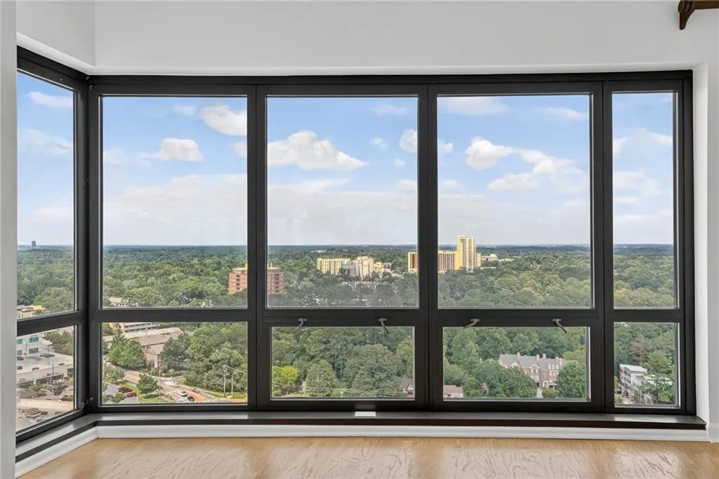 3475 Oak Valley Road Ne Unit 2350, Atlanta, Georgia 30326, 2 Bedrooms Bedrooms, ,2 BathroomsBathrooms,Residential,For Sale,3475 Oak Valley Road Ne Unit 2350,7627440
