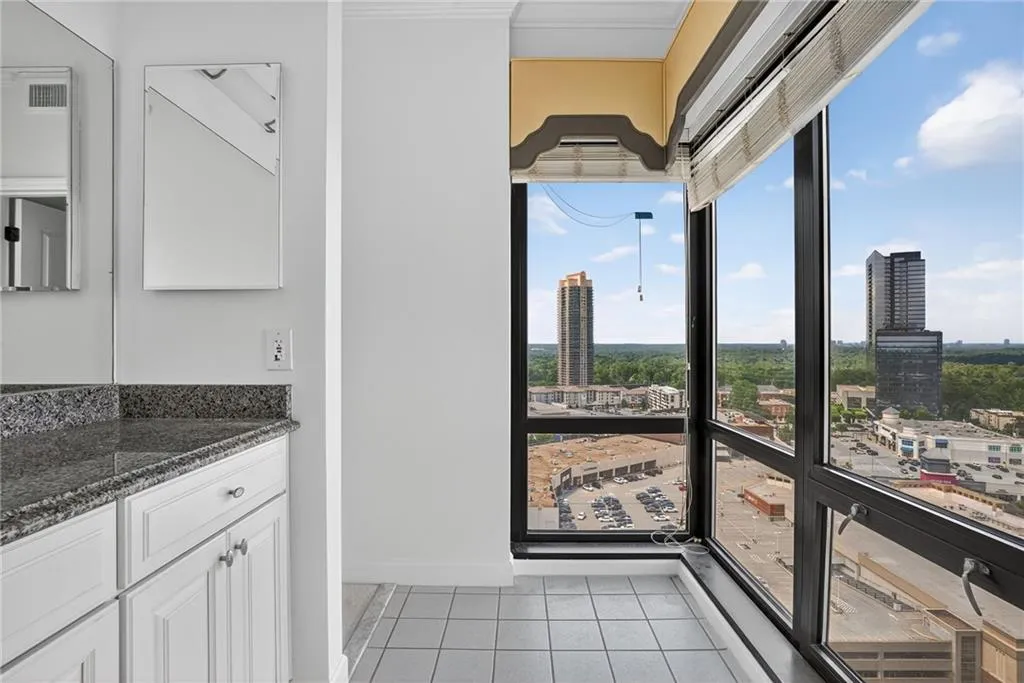 3475 Oak Valley Road Ne Unit 2350, Atlanta, Georgia 30326, 2 Bedrooms Bedrooms, ,2 BathroomsBathrooms,Residential,For Sale,3475 Oak Valley Road Ne Unit 2350,7627440