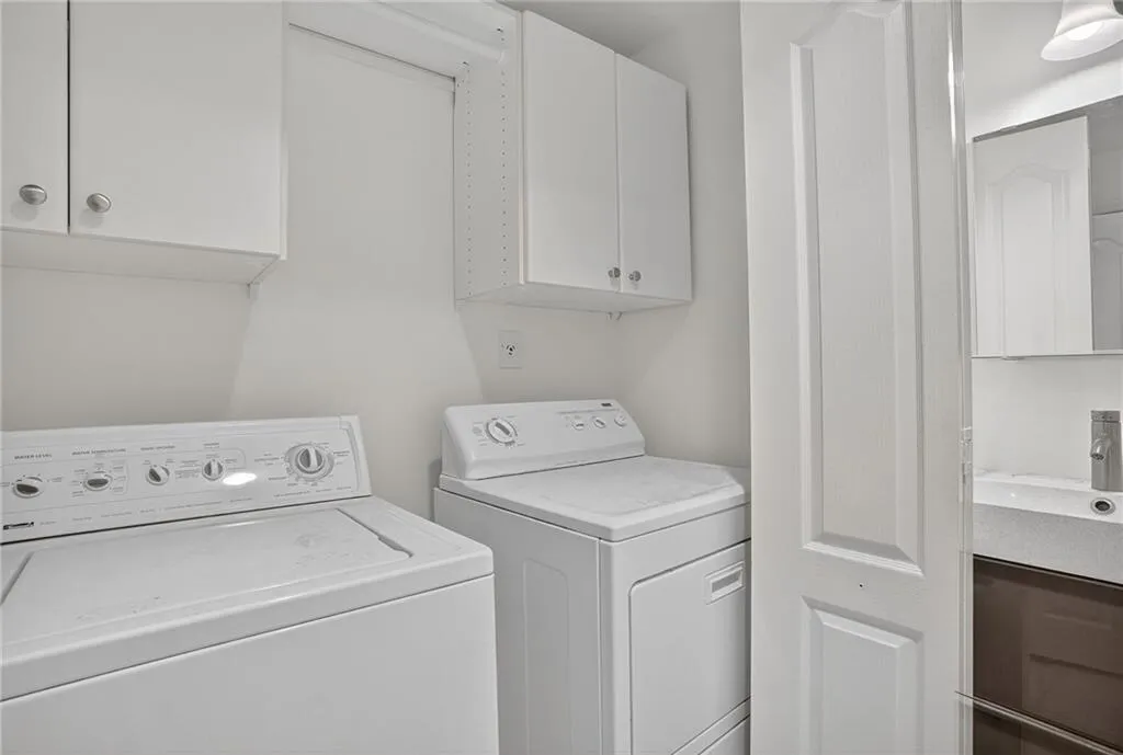 3475 Oak Valley Road Ne Unit 2350, Atlanta, Georgia 30326, 2 Bedrooms Bedrooms, ,2 BathroomsBathrooms,Residential,For Sale,3475 Oak Valley Road Ne Unit 2350,7627440