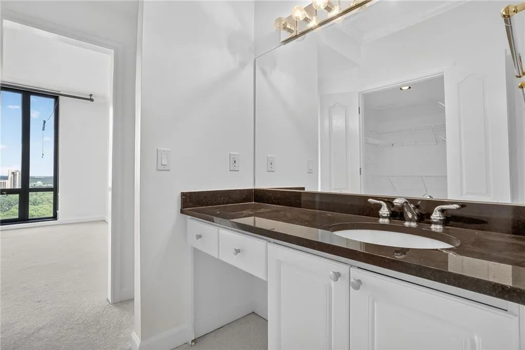 3475 Oak Valley Road Ne Unit 2350, Atlanta, Georgia 30326, 2 Bedrooms Bedrooms, ,2 BathroomsBathrooms,Residential,For Sale,3475 Oak Valley Road Ne Unit 2350,7627440