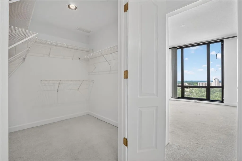 3475 Oak Valley Road Ne Unit 2350, Atlanta, Georgia 30326, 2 Bedrooms Bedrooms, ,2 BathroomsBathrooms,Residential,For Sale,3475 Oak Valley Road Ne Unit 2350,7627440