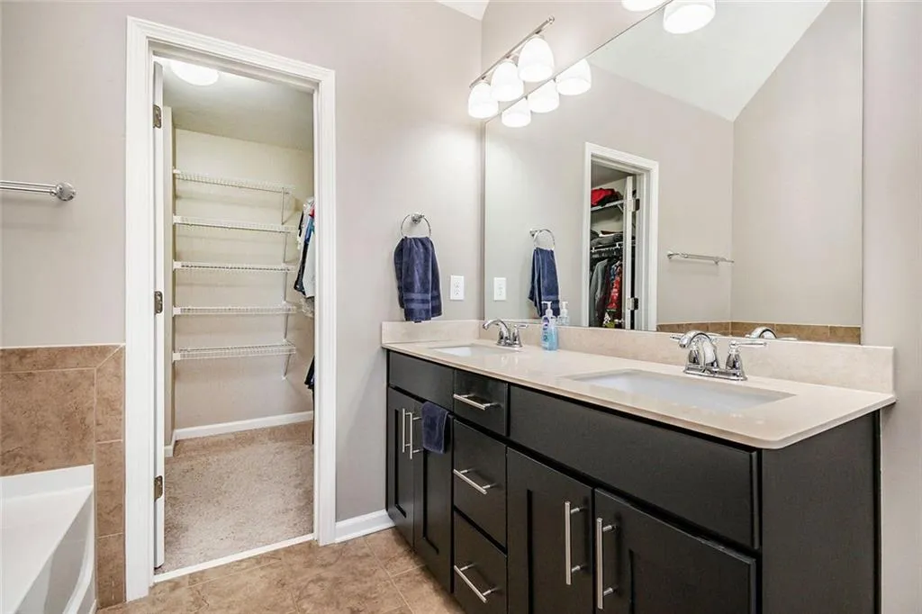 7620 Stoneridge Drive, Atlanta, Georgia 30328, 3 Bedrooms Bedrooms, ,3 BathroomsBathrooms,Residential,Sold,7620 Stoneridge Drive,7552292