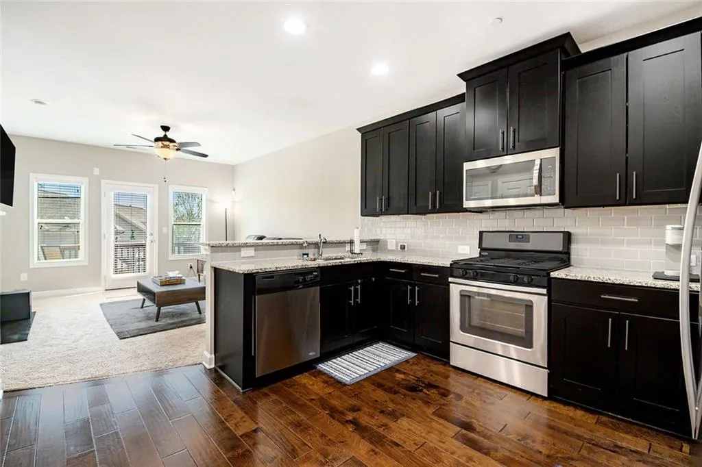 7620 Stoneridge Drive, Atlanta, Georgia 30328, 3 Bedrooms Bedrooms, ,3 BathroomsBathrooms,Residential,Sold,7620 Stoneridge Drive,7552292