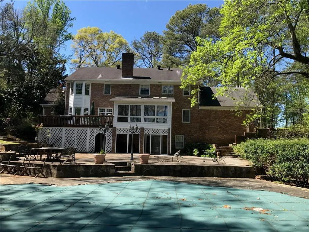 6235 Riverside Drive, Sandy Springs, Georgia 30328, 6 Bedrooms Bedrooms, ,4 BathroomsBathrooms,Residential,Sold,6235 Riverside Drive,5826748