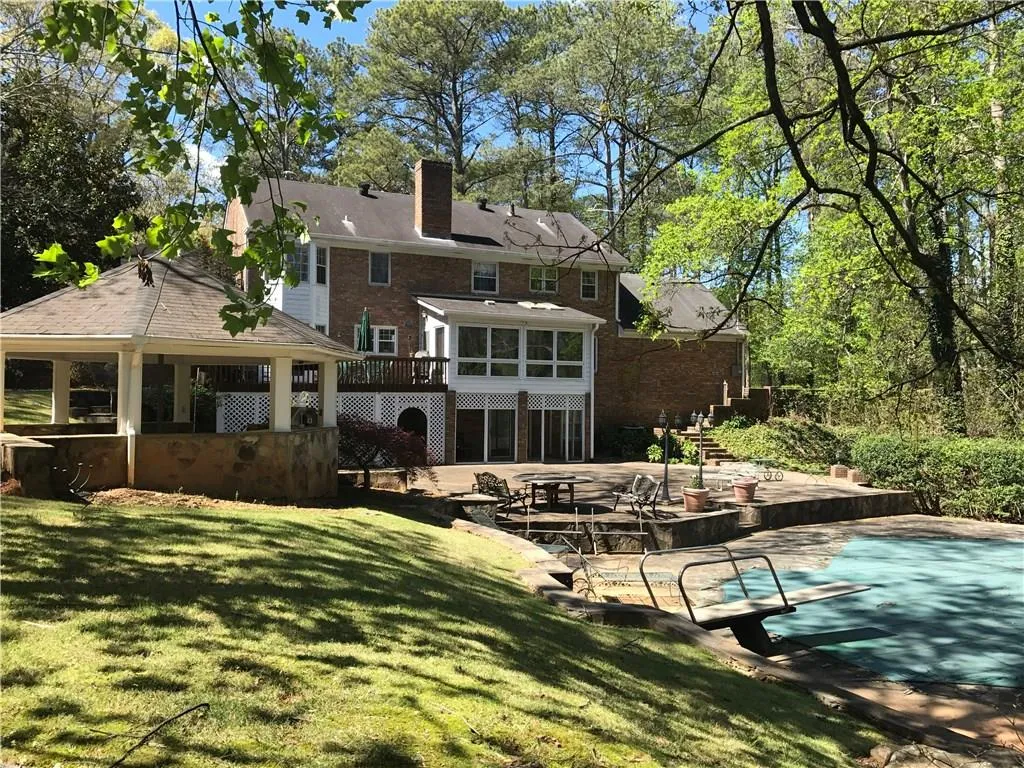 6235 Riverside Drive, Sandy Springs, Georgia 30328, 6 Bedrooms Bedrooms, ,4 BathroomsBathrooms,Residential,Sold,6235 Riverside Drive,5826748
