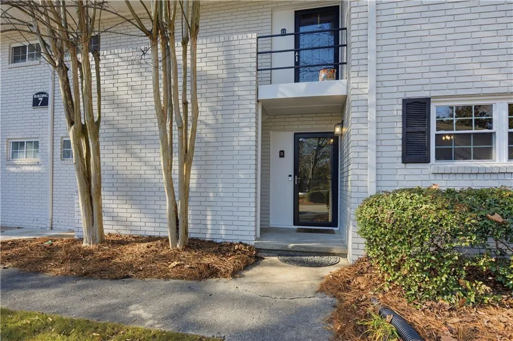 311 Peachtree Hills Avenue Ne Unit 7b, Atlanta, Georgia 30305, 2 Bedrooms Bedrooms, ,1 BathroomBathrooms,Residential,For Sale,311 Peachtree Hills Avenue Ne Unit 7b,7691498