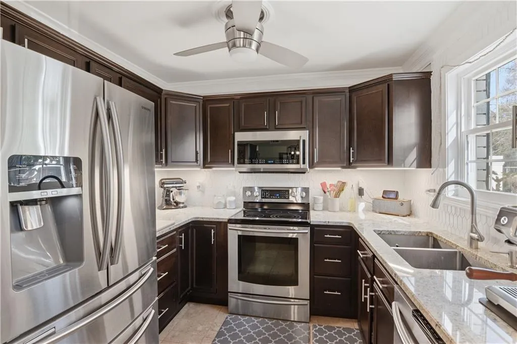 311 Peachtree Hills Avenue Ne Unit 7b, Atlanta, Georgia 30305, 2 Bedrooms Bedrooms, ,1 BathroomBathrooms,Residential,For Sale,311 Peachtree Hills Avenue Ne Unit 7b,7691498