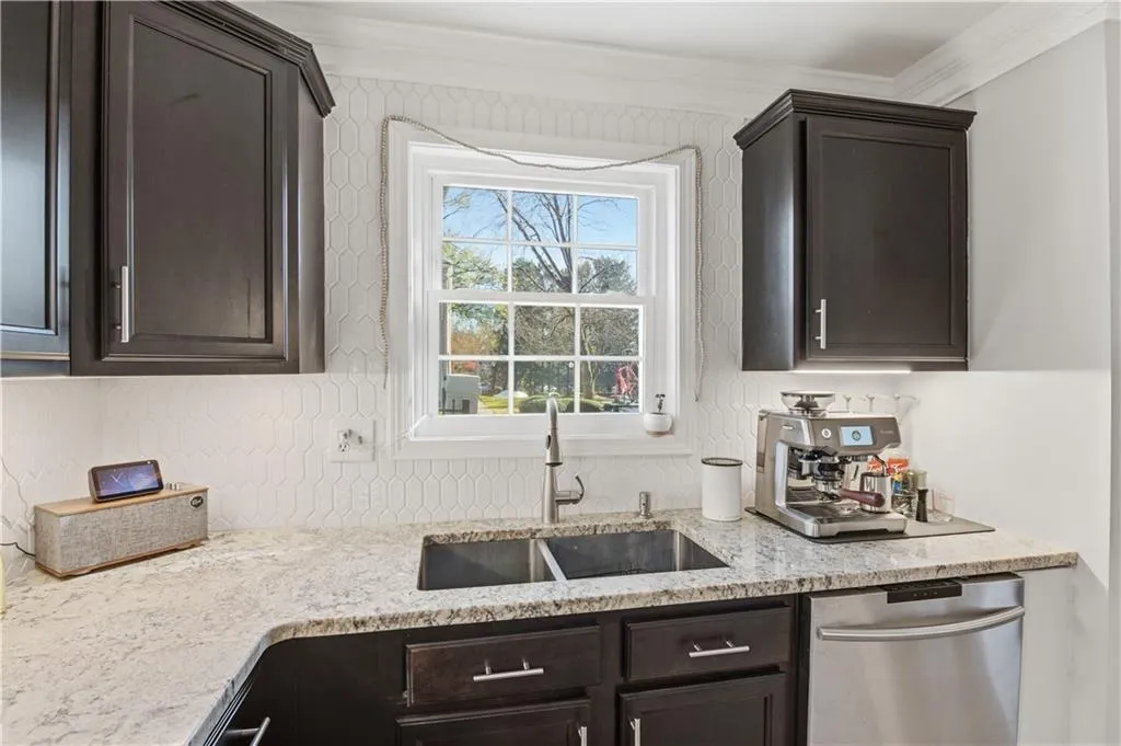 311 Peachtree Hills Avenue Ne Unit 7b, Atlanta, Georgia 30305, 2 Bedrooms Bedrooms, ,1 BathroomBathrooms,Residential,For Sale,311 Peachtree Hills Avenue Ne Unit 7b,7691498