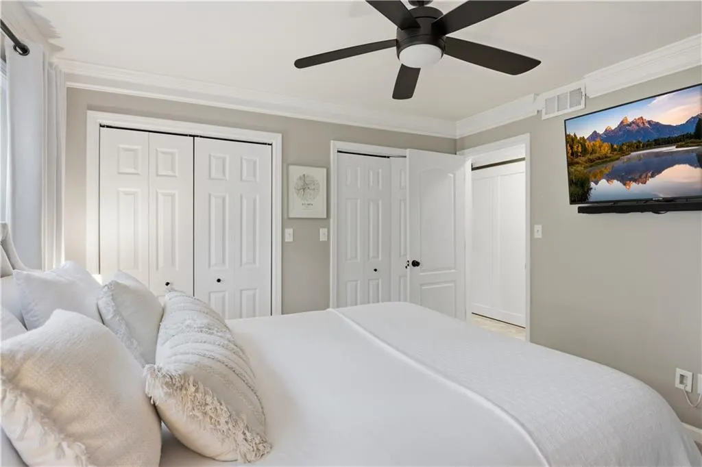 311 Peachtree Hills Avenue Ne Unit 7b, Atlanta, Georgia 30305, 2 Bedrooms Bedrooms, ,1 BathroomBathrooms,Residential,For Sale,311 Peachtree Hills Avenue Ne Unit 7b,7691498