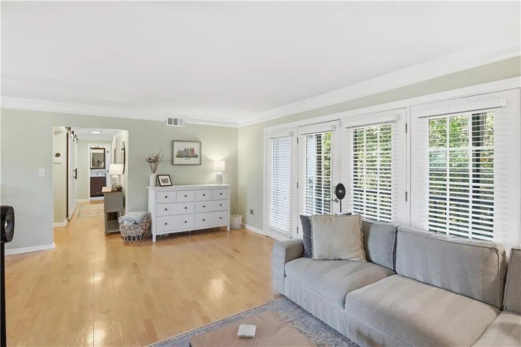 311 Peachtree Hills Avenue Ne Unit 7b, Atlanta, Georgia 30305, 2 Bedrooms Bedrooms, ,1 BathroomBathrooms,Residential,For Sale,311 Peachtree Hills Avenue Ne Unit 7b,7691498