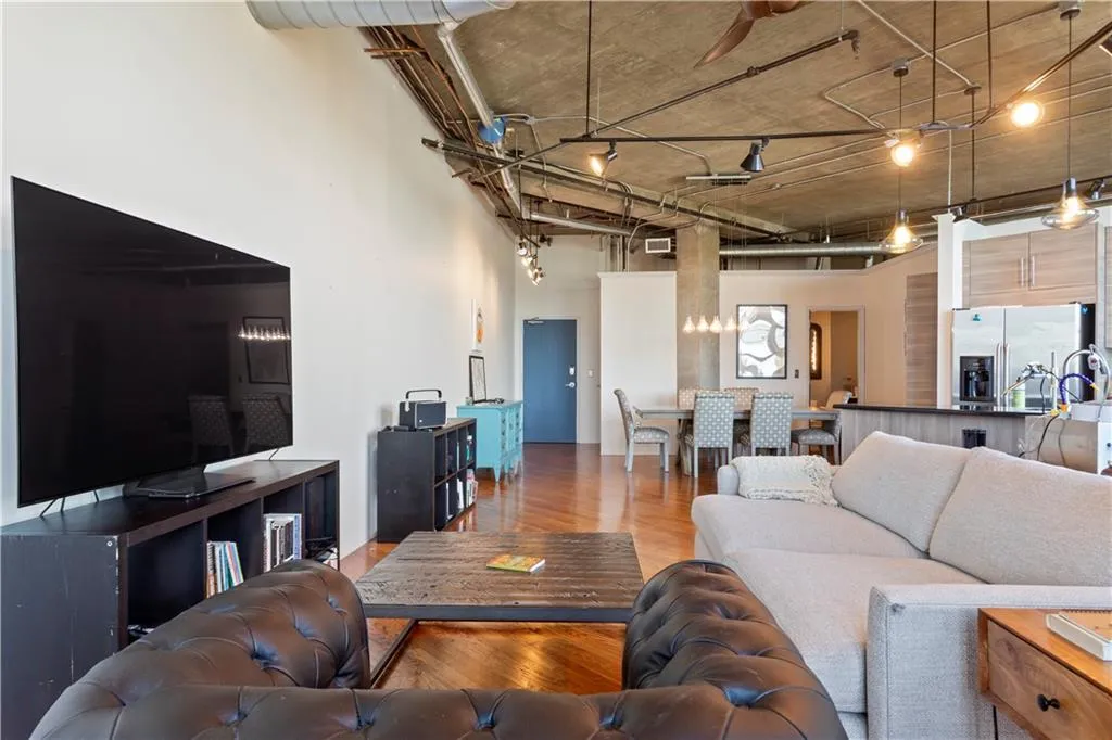 3180 Mathieson Drive Ne Unit 807, Atlanta, Georgia 30305, 2 Bedrooms Bedrooms, ,2 BathroomsBathrooms,Residential,For Sale,3180 Mathieson Drive Ne Unit 807,7671897