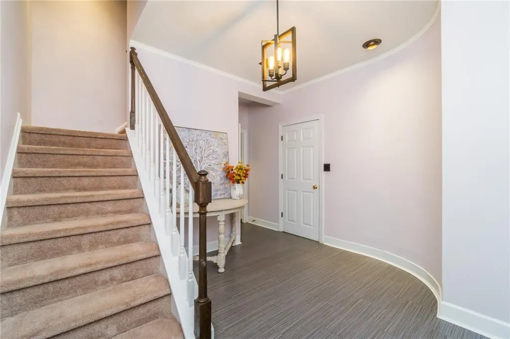 240 Dunwoody Creek Circle, Sandy Springs, Georgia 30350, 4 Bedrooms Bedrooms, ,2 BathroomsBathrooms,Residential,Sold,240 Dunwoody Creek Circle,6790019